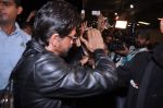 Shahrukh Khan snapped at international airport on 6th Sept 2012 (5).JPG